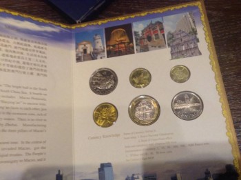 Помогите оценить chinese coins passport 1999г  - 7.jpg